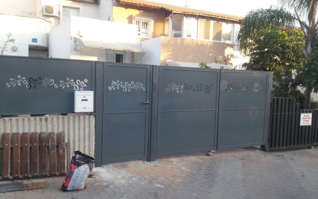 שער כניסה לבית מאלומיניום